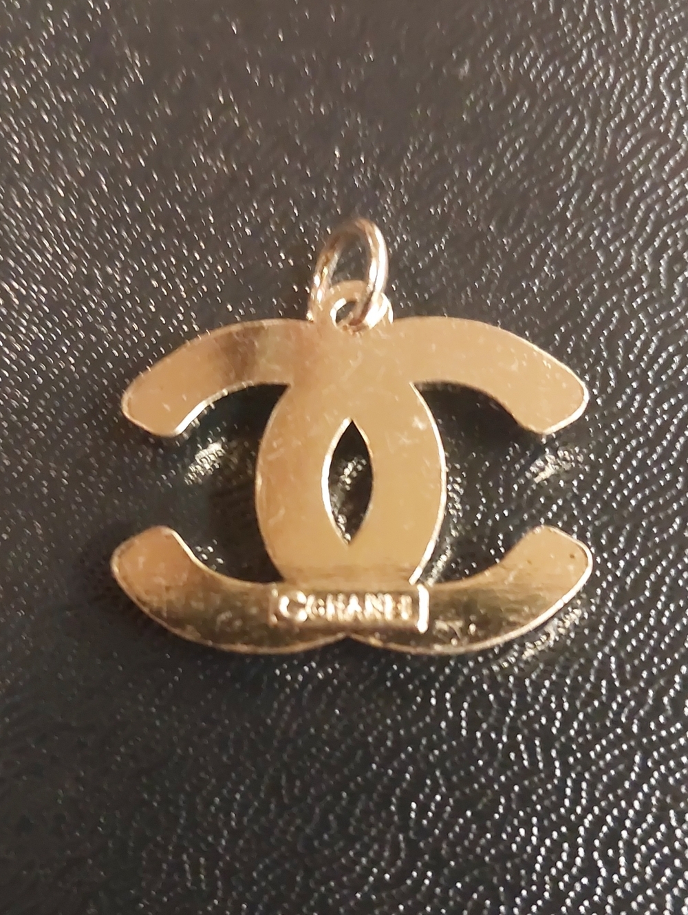 CC Gold-Tone Black & White Pearl Interlocking Charm Pendant - Picture 2 of 2